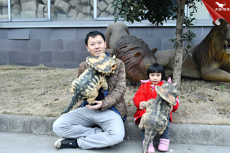 恐龍手偶，仿真手偶恐龍